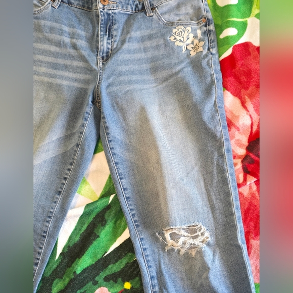 High Waisted Distressed Womens R Jeans - Picture 3 of 12